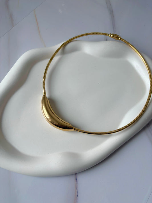 Golden Arc chocker