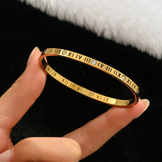 Slim roman bangle