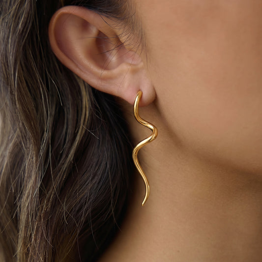 Lines stud earrings