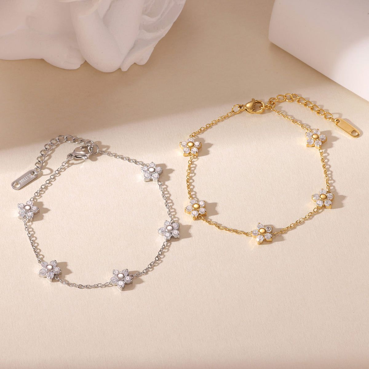Minimal bracelet